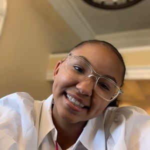 Meet your Posher, Erica